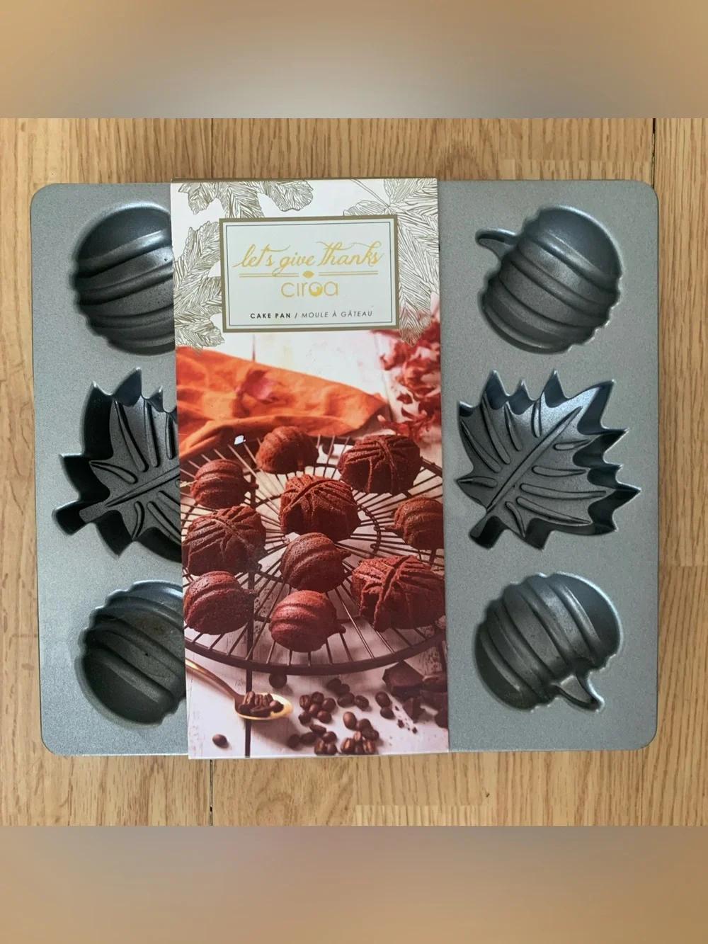 CIROA Cast Aluminum Pumpkin Leaf Shape 9 Units Non-stick Cake Pan Halloween Fall